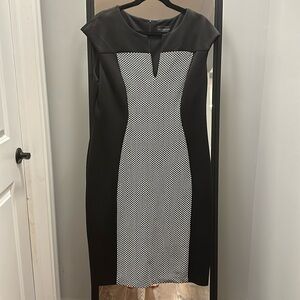 Connected Apparel Size 16 Knee length Dress. Great for work or date night!